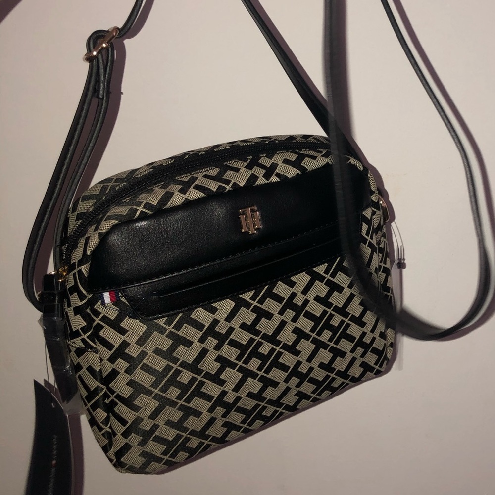 Tommy Hilfiger crossbody purse
